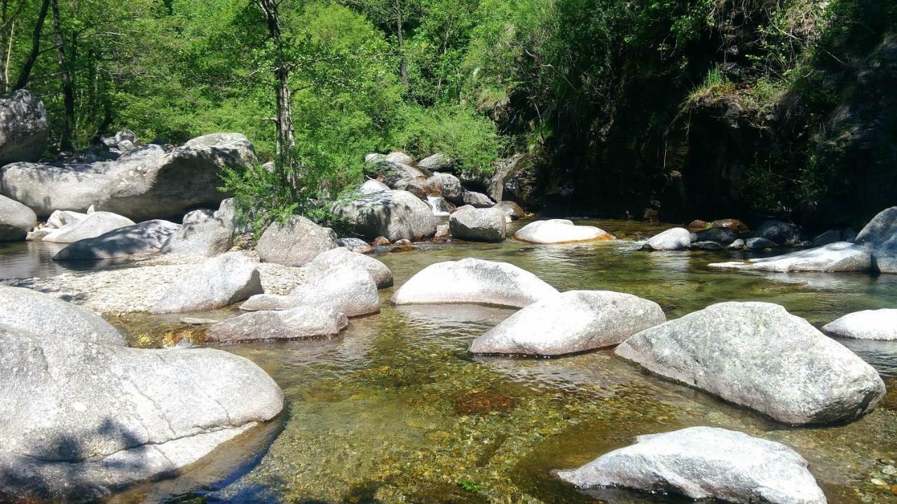 Gites La Boletiere Saint-Étienne-du-Valdonnez Exteriér fotografie